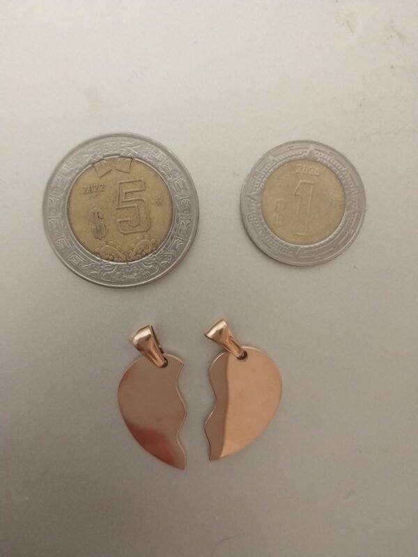 11.0 Corazón (2 mitades) ACERO INOXIDABLE color oro rosa, con grabado personalizado. Para tu amor y para ti.